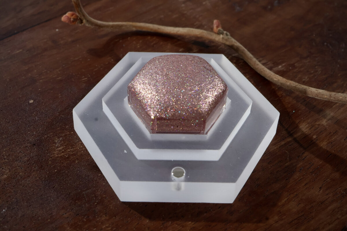 Lisilinka watercolors bonus color Orchid in an acrylic box