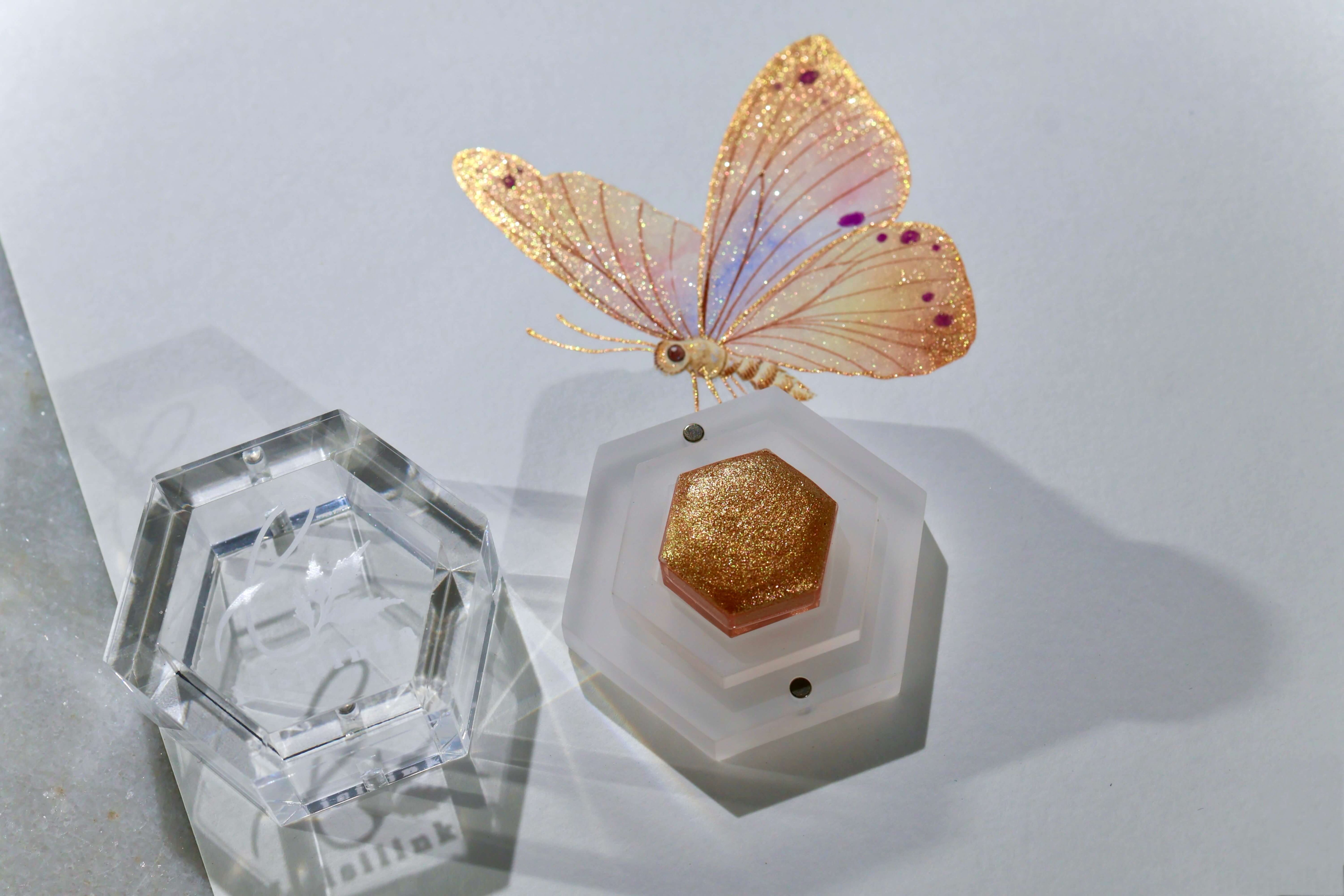 Peach exclusive free holographic watercolor for orders above 150 euros at Lisilinka